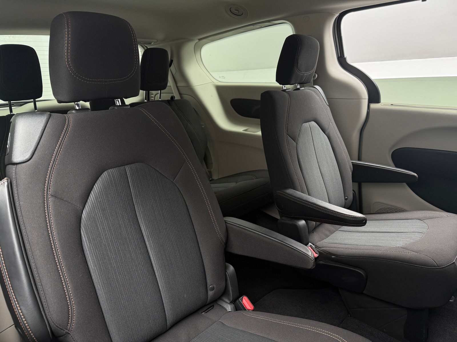 Thumbnail: 2020 Chrysler Pacifica - 6