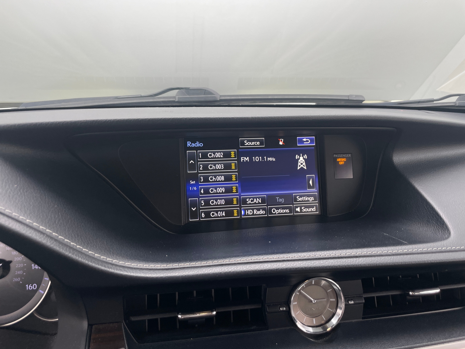 Thumbnail: 2016 Lexus ES - 3