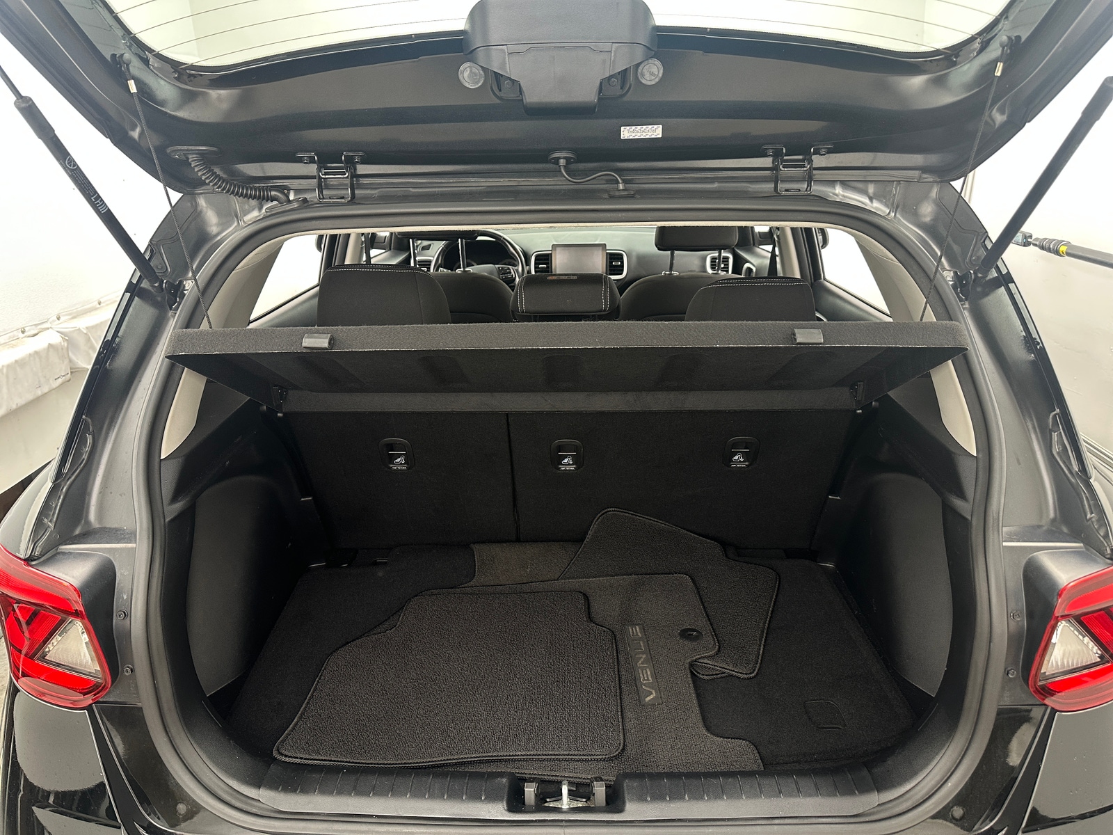 Thumbnail: 2022 Hyundai Venue - 6