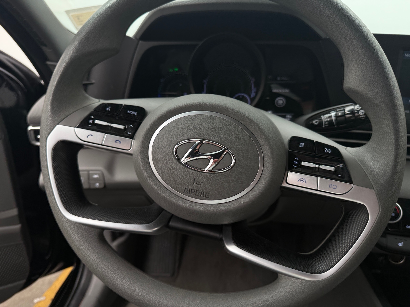 Thumbnail: 2022 Hyundai Elantra - 5