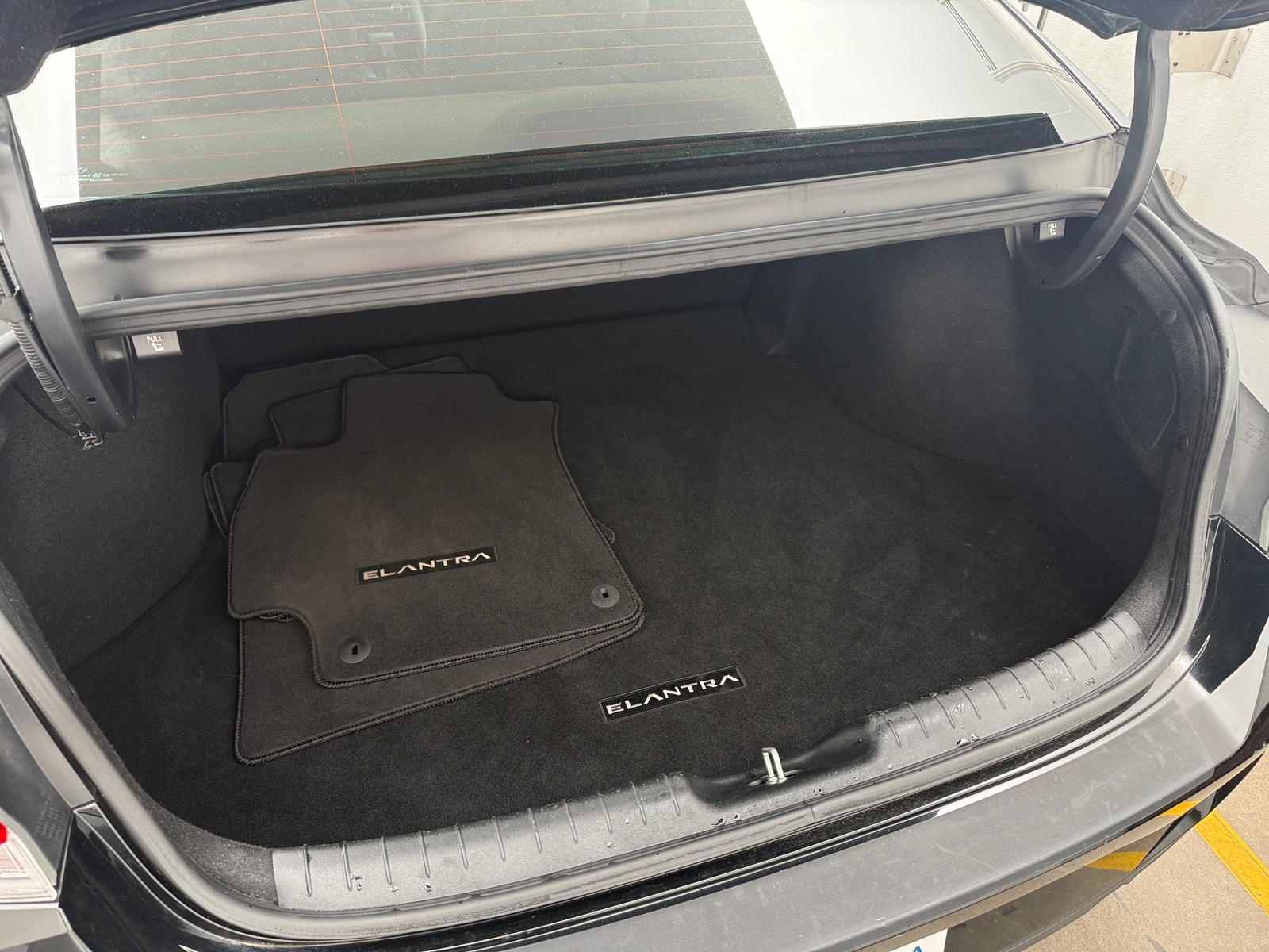 Thumbnail: 2022 Hyundai Elantra - 7