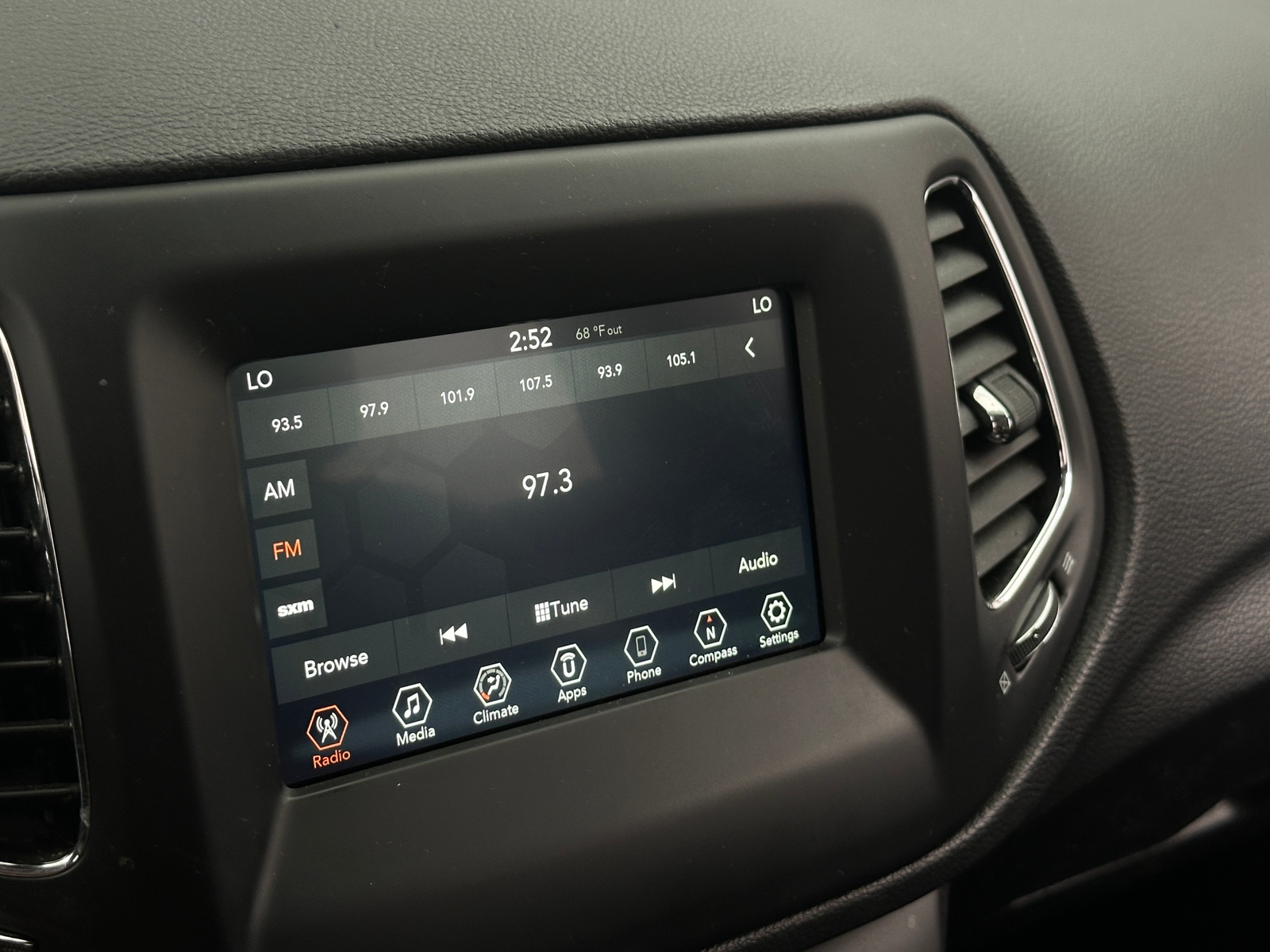 Thumbnail: 2019 Jeep Compass - 4