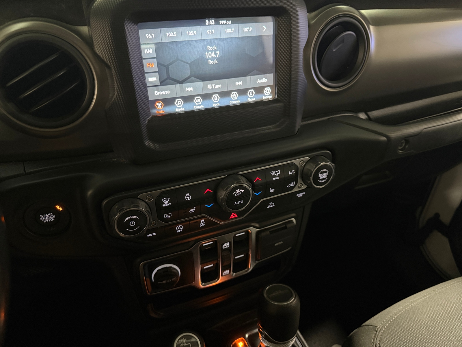 Thumbnail: 2022 Jeep Gladiator - 4