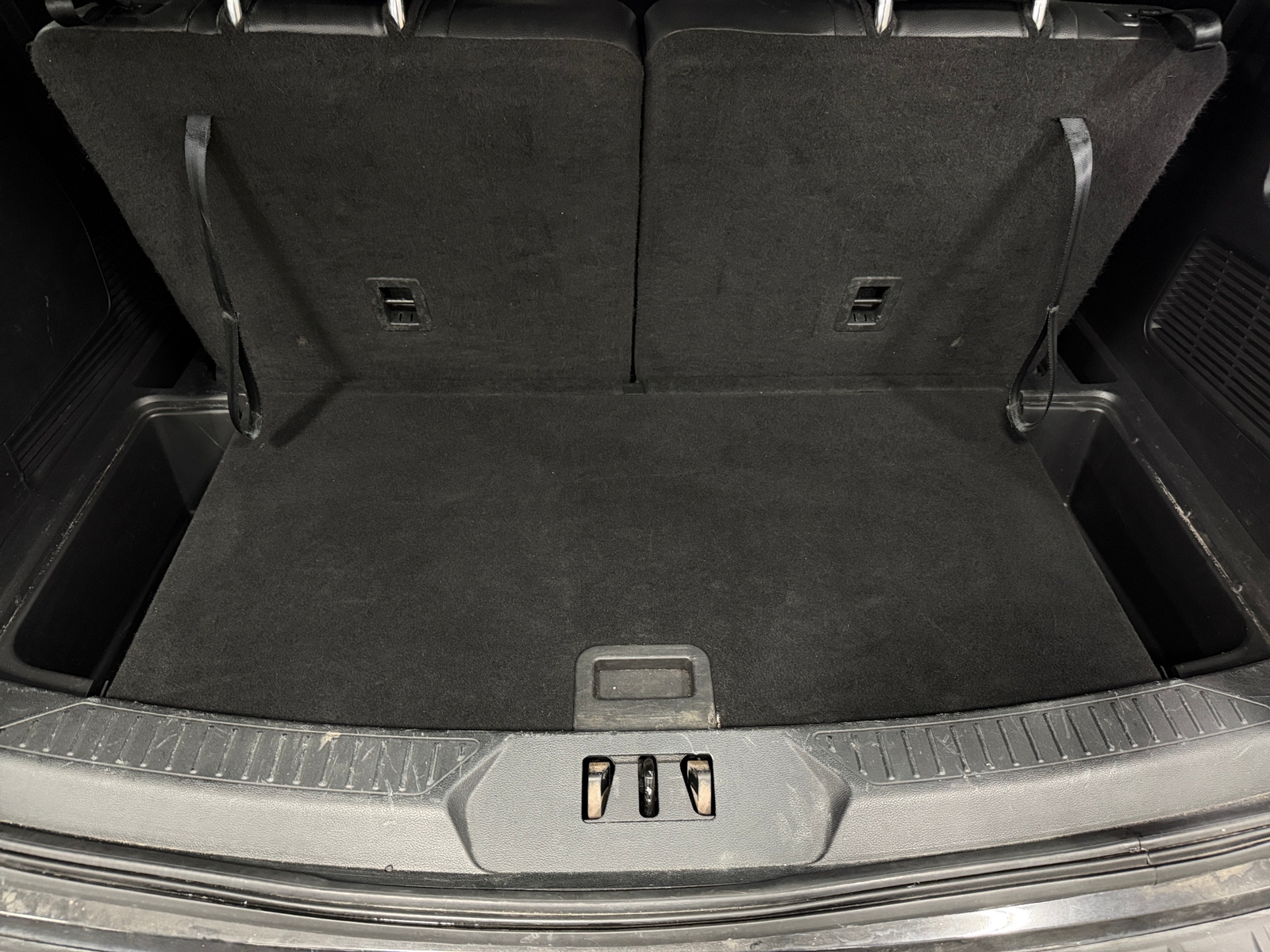 Thumbnail: 2020 Ford Explorer - 7