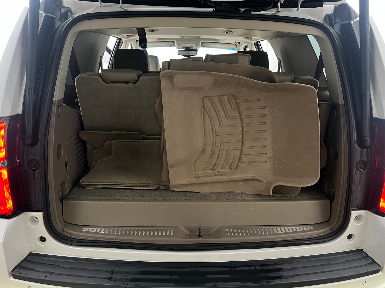 Thumbnail: 2017 Chevrolet Tahoe - 6