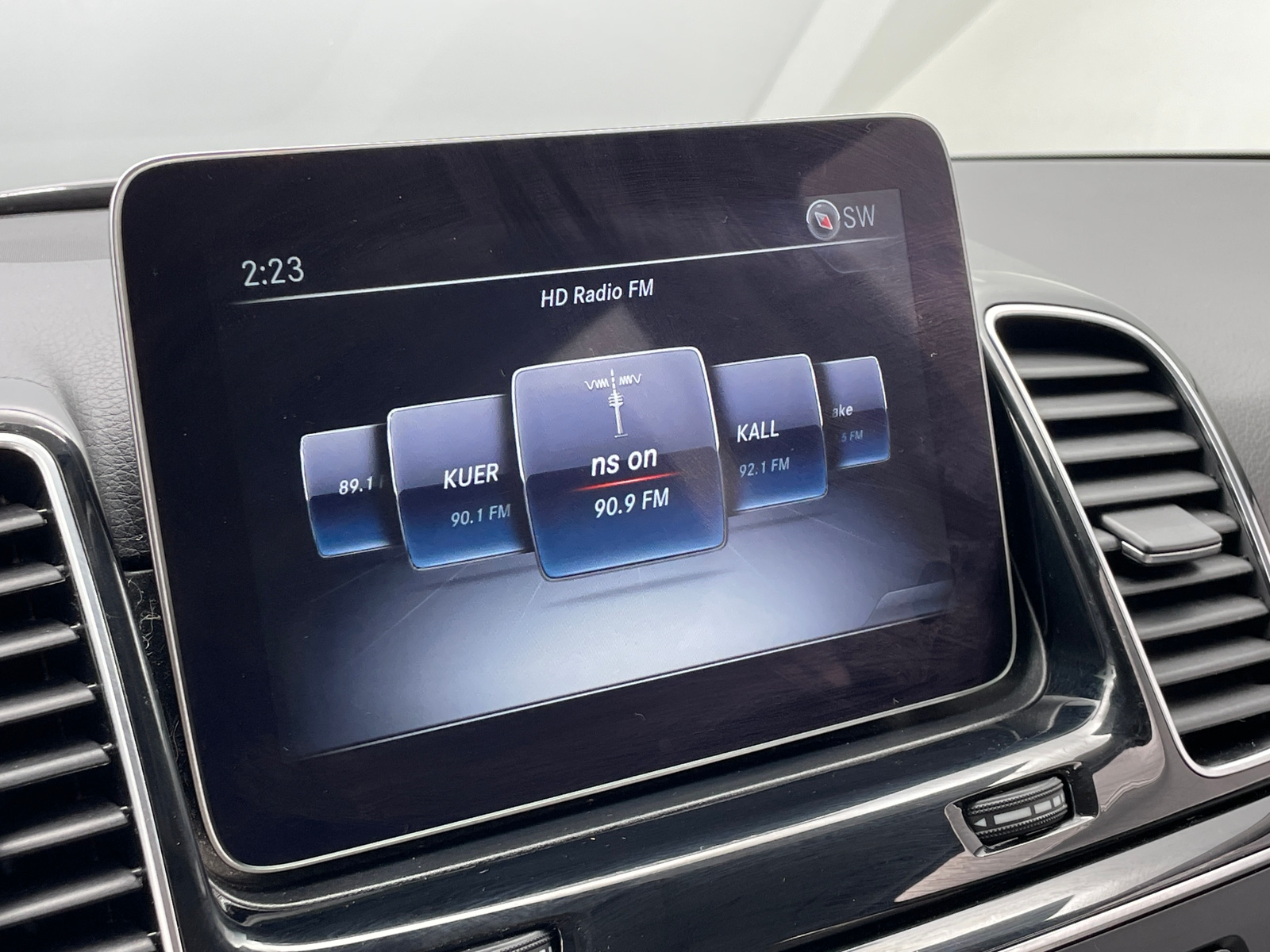 Thumbnail: 2018 Mercedes-Benz GLE - 3