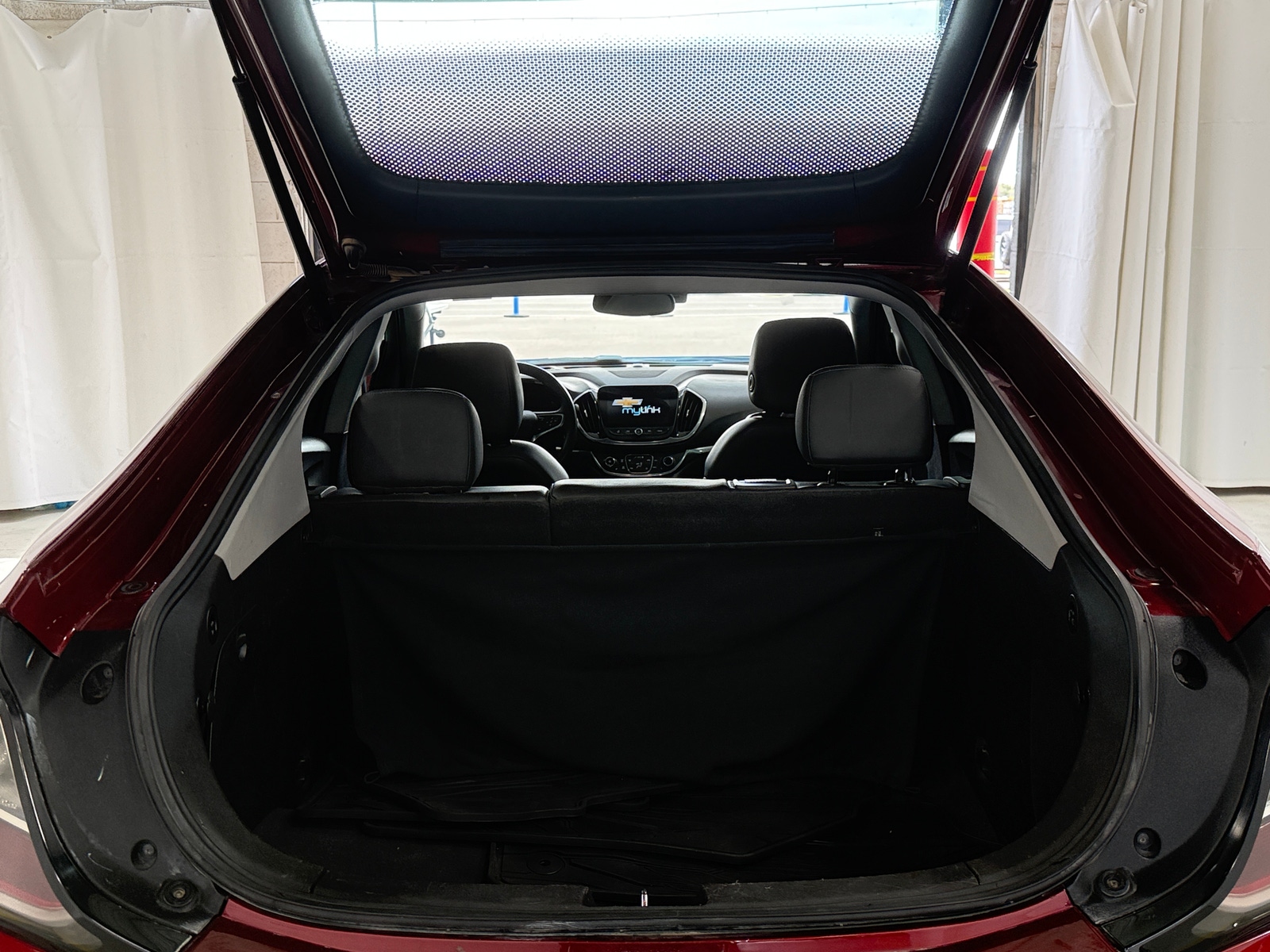 Thumbnail: 2016 Chevrolet Volt - 6