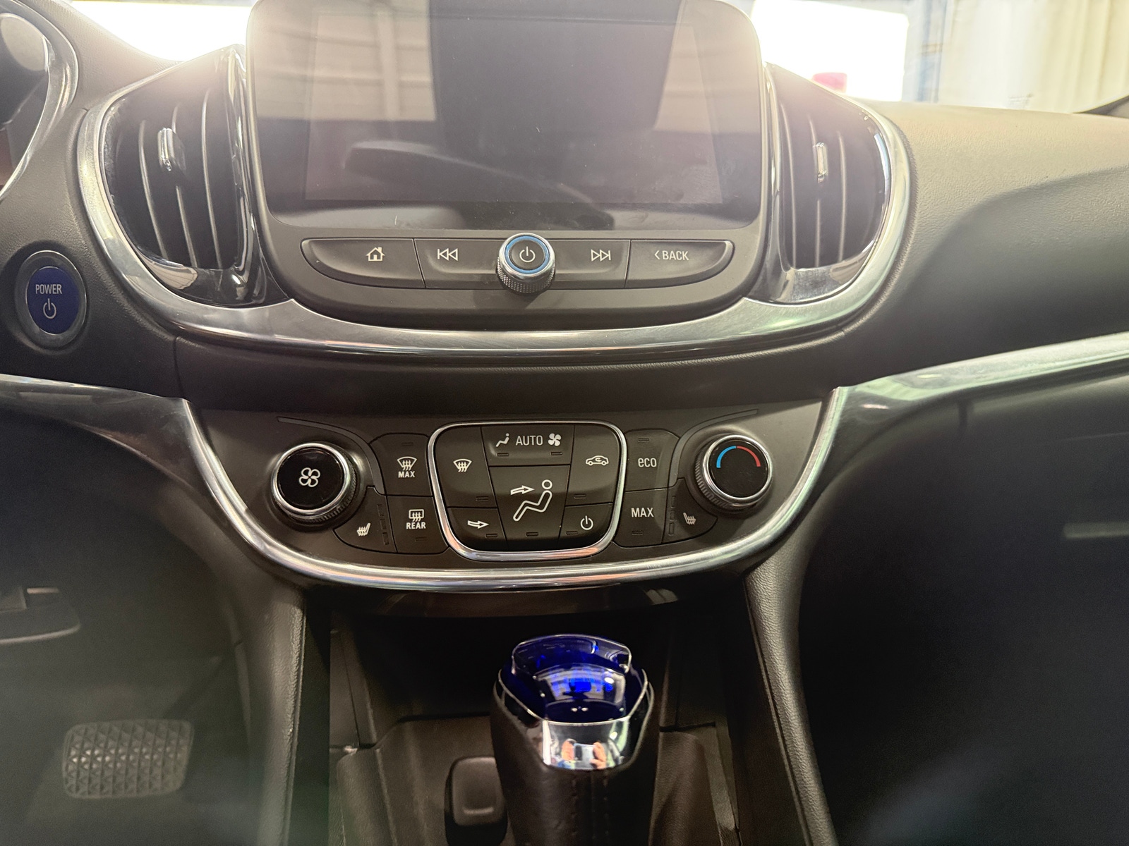 Thumbnail: 2016 Chevrolet Volt - 3