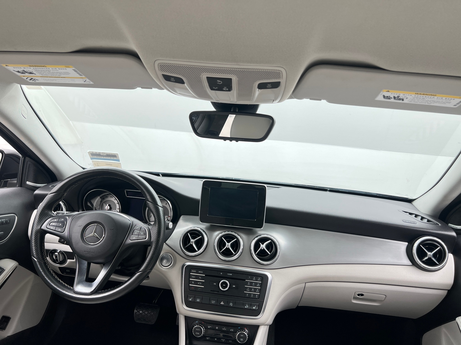 Thumbnail: 2016 Mercedes-Benz GLA - 2