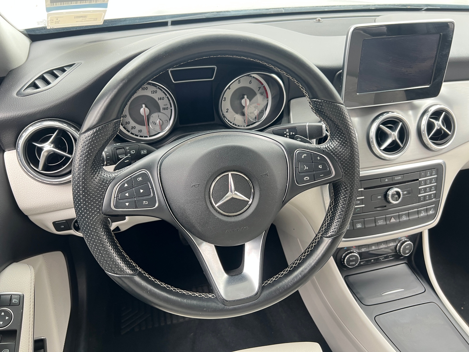 Thumbnail: 2016 Mercedes-Benz GLA - 4