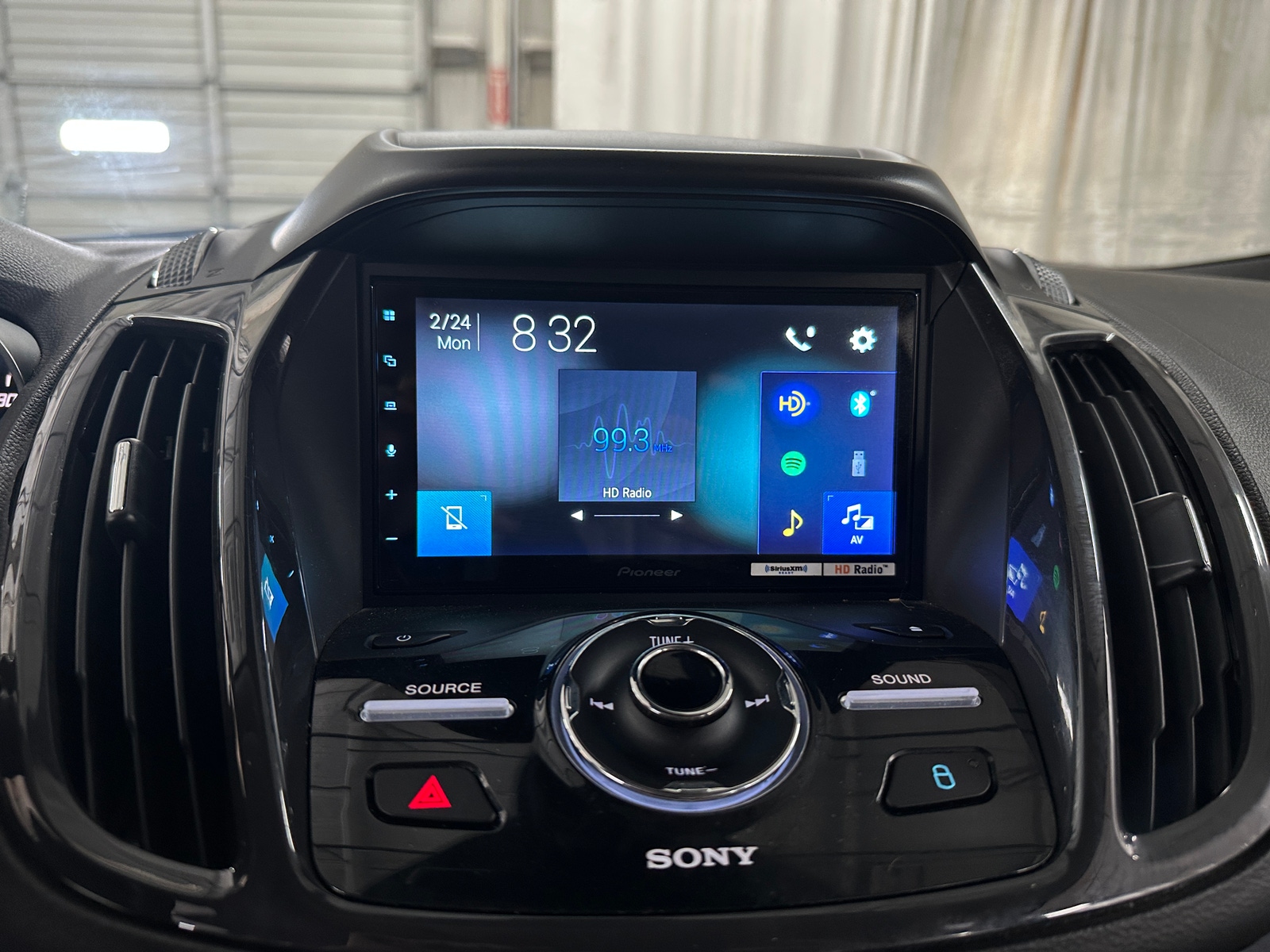 Thumbnail: 2015 Ford Escape - 3