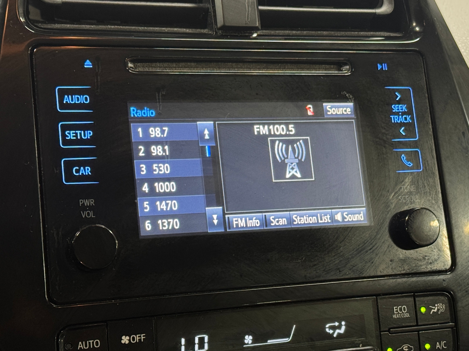 Thumbnail: 2018 Toyota Prius - 4