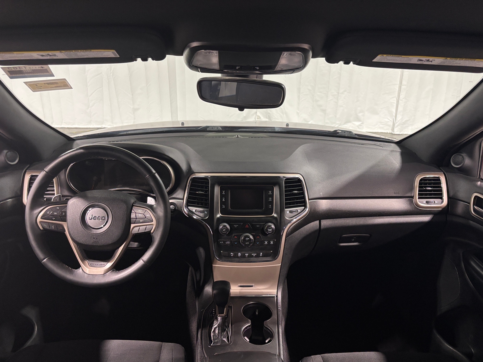 Thumbnail: 2017 Jeep Grand Cherokee - 3