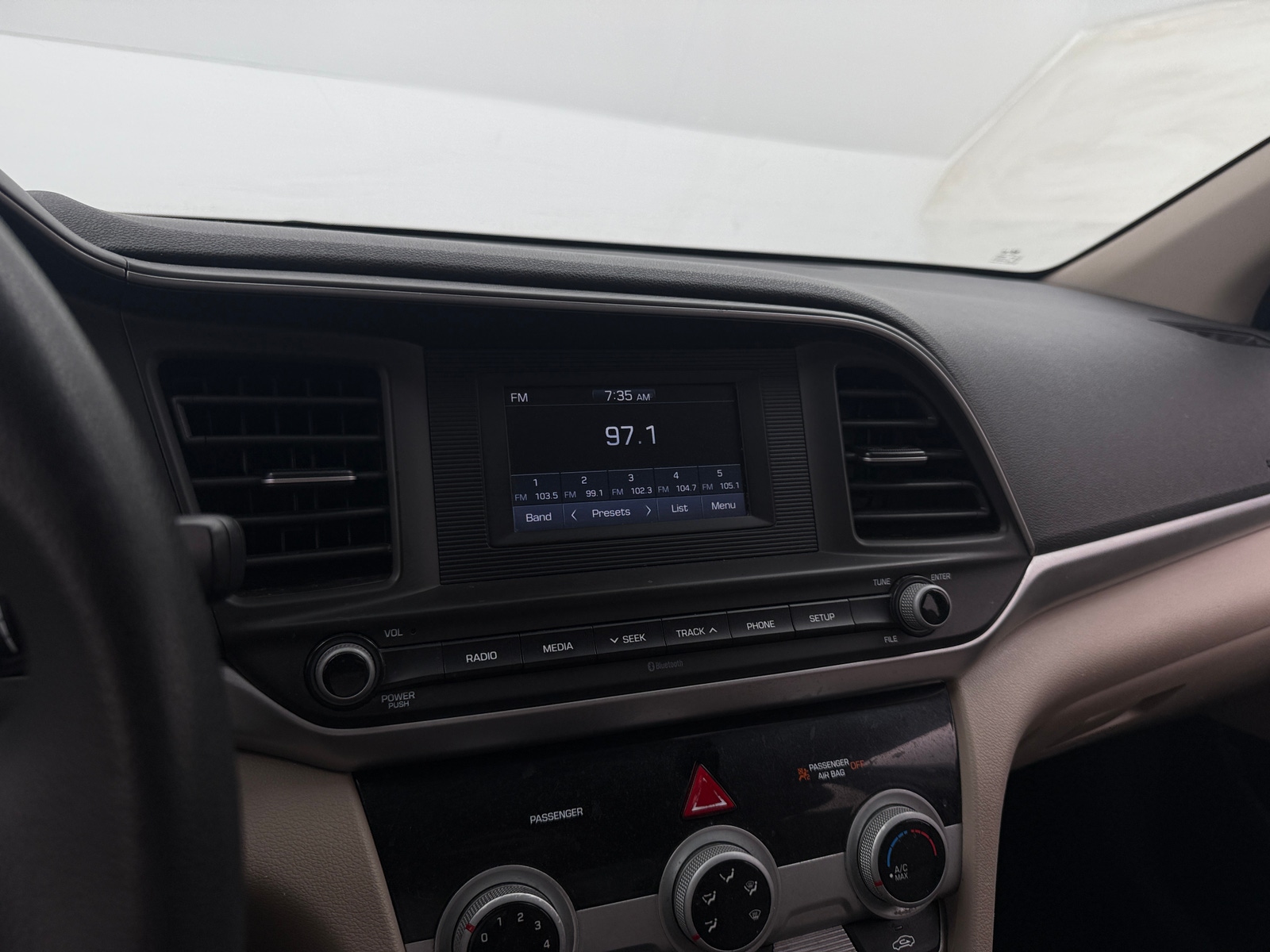 Thumbnail: 2019 Hyundai Elantra - 4