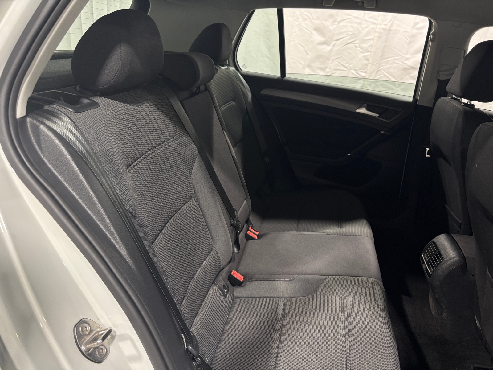 Thumbnail: 2019 Volkswagen e-Golf - 6