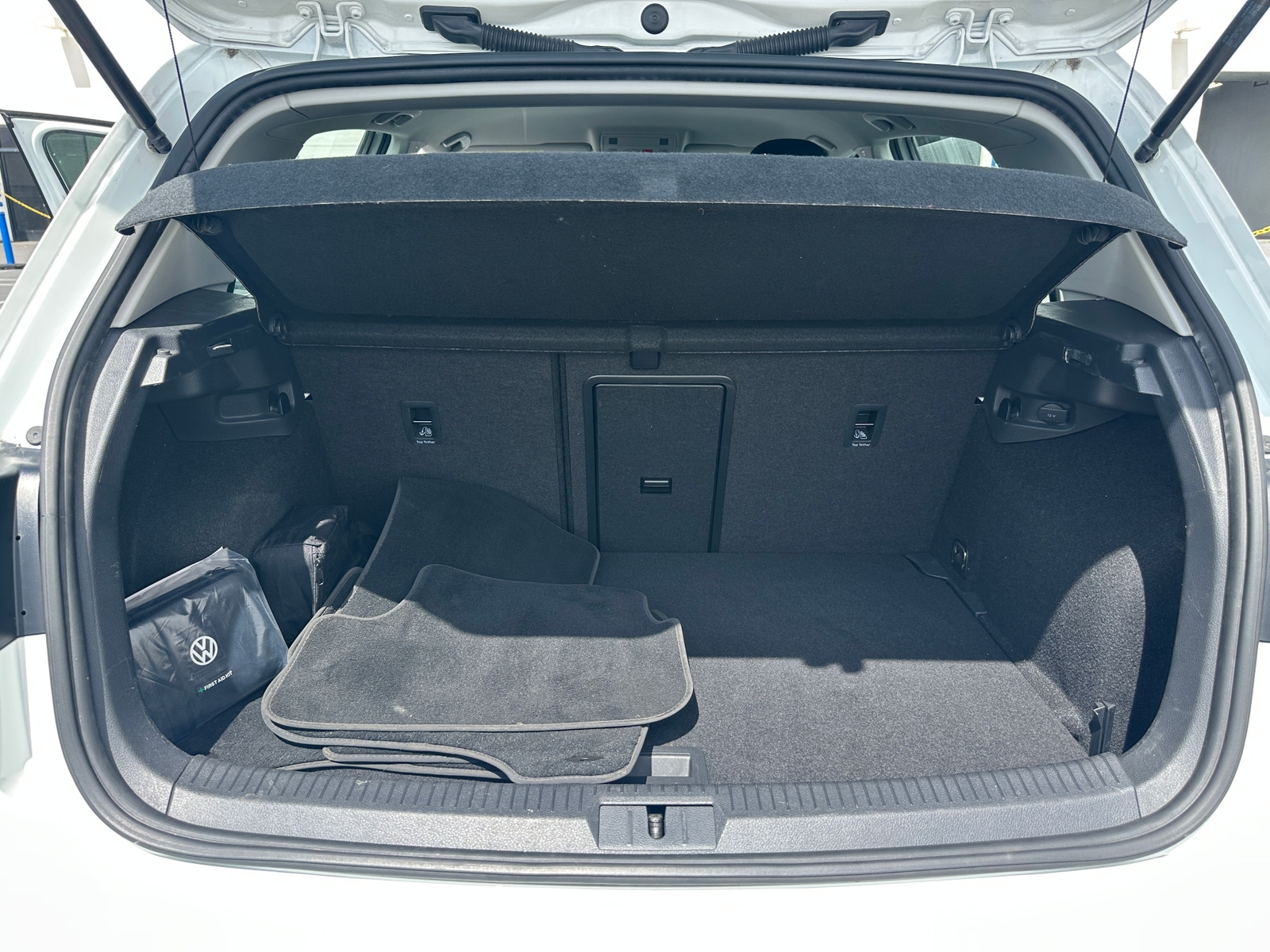 Thumbnail: 2019 Volkswagen e-Golf - 7