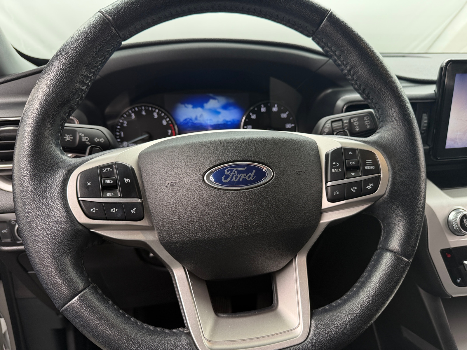 Thumbnail: 2020 Ford Explorer - 5