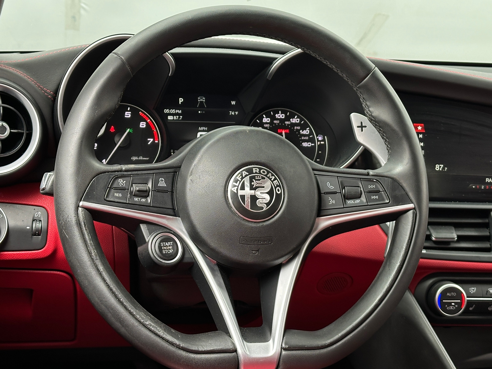 Thumbnail: 2019 Alfa Romeo Giulia - 4