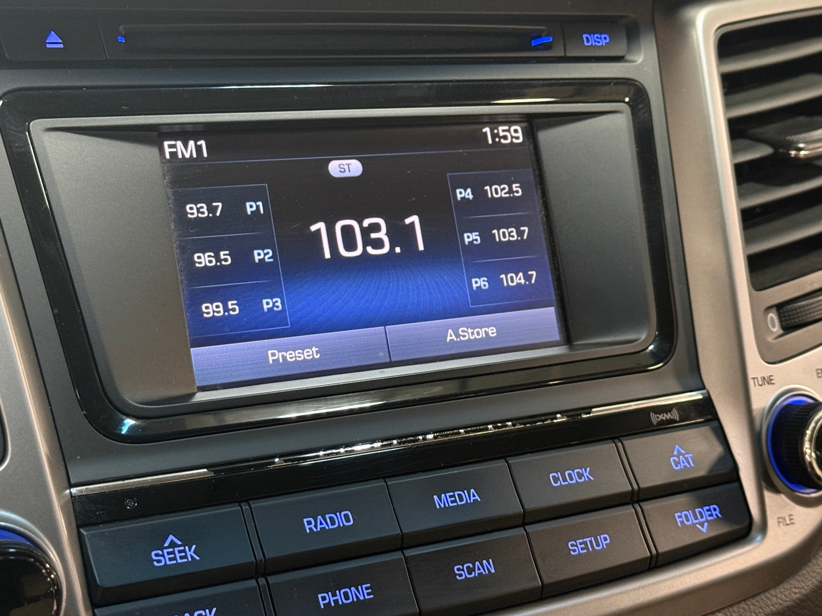 Thumbnail: 2016 Hyundai Tucson - 4