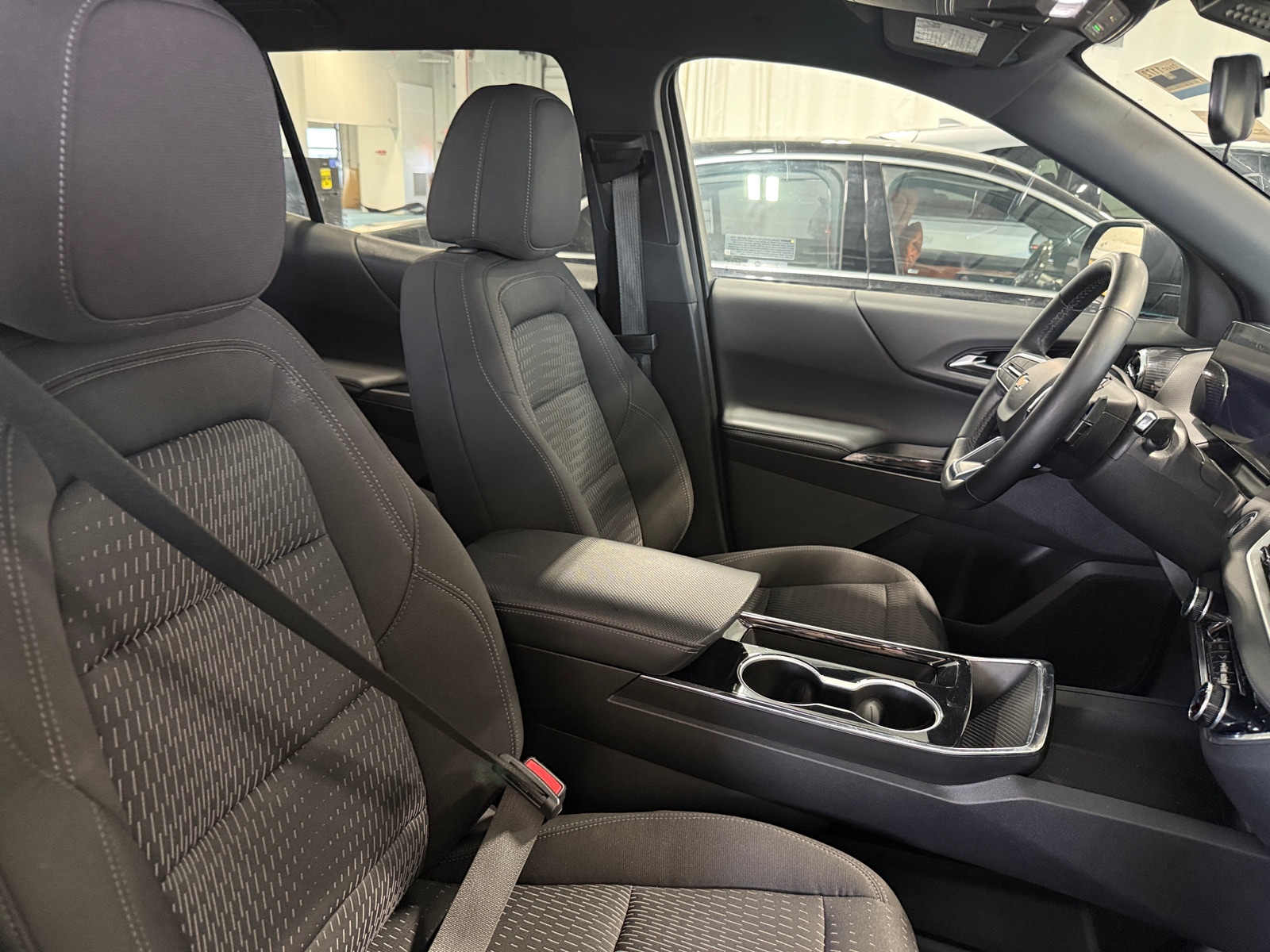 Thumbnail: 2025 Chevrolet Equinox - 2