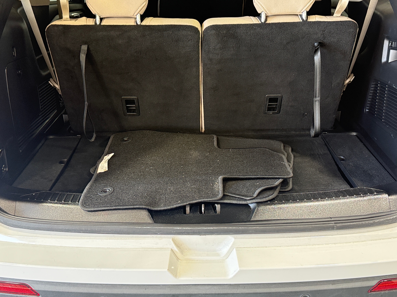 Thumbnail: 2022 Ford Explorer - 7