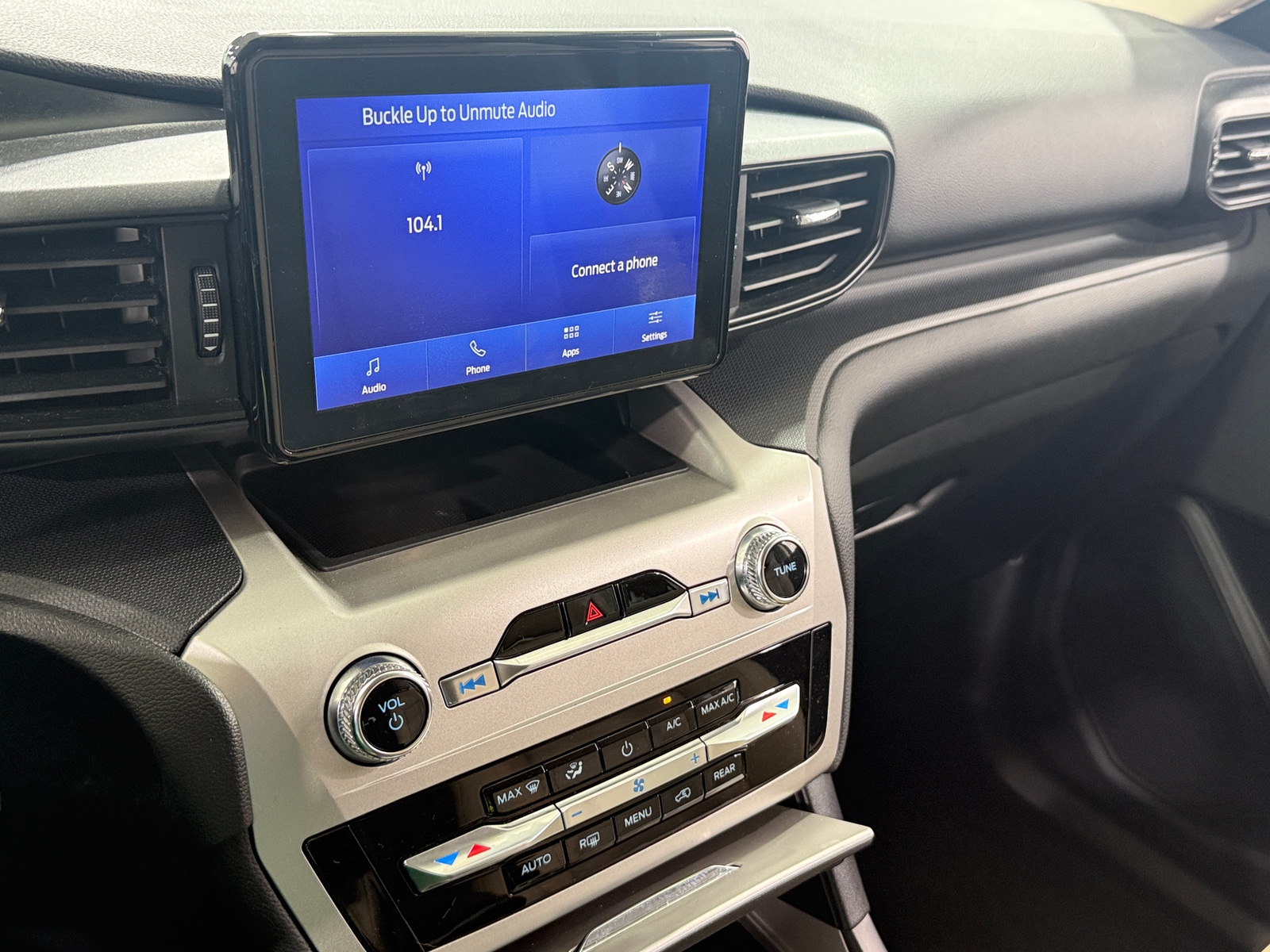 Thumbnail: 2022 Ford Explorer - 4