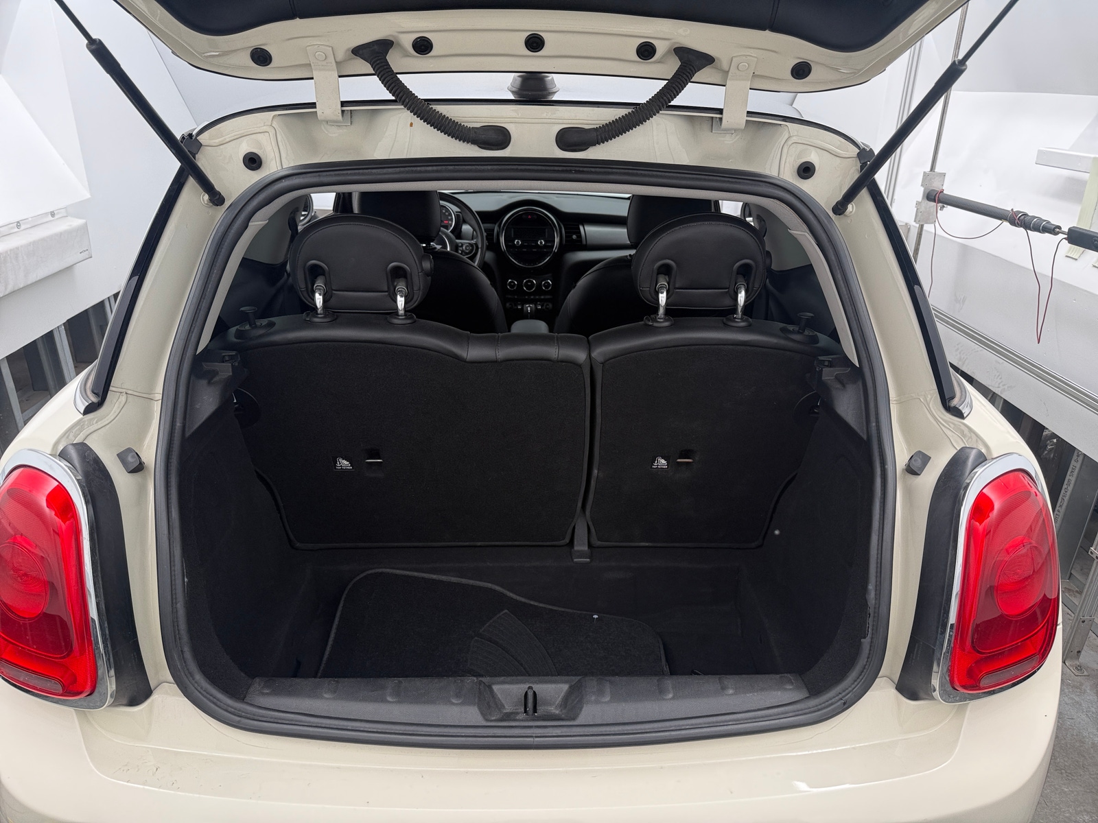 Thumbnail: 2015 MINI Cooper Hardtop - 7