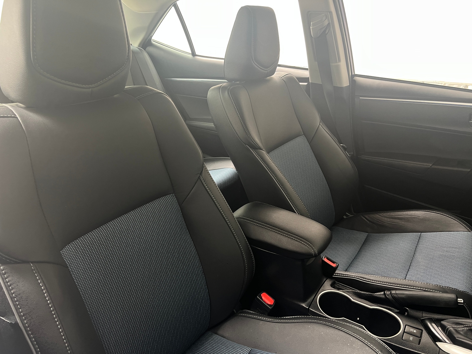 Thumbnail: 2016 Toyota Corolla - 2