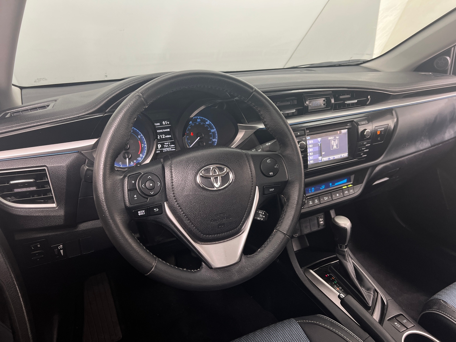 Thumbnail: 2016 Toyota Corolla - 3