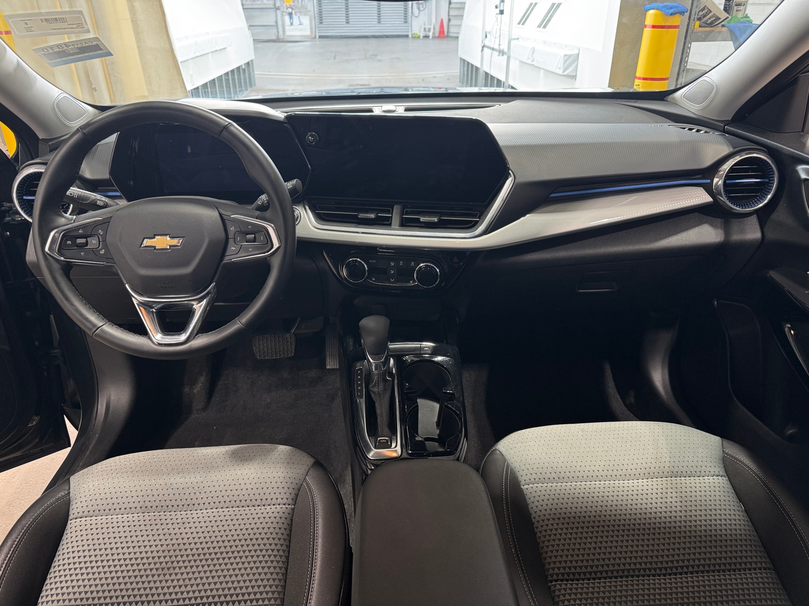 Thumbnail: 2025 Chevrolet Trax - 3