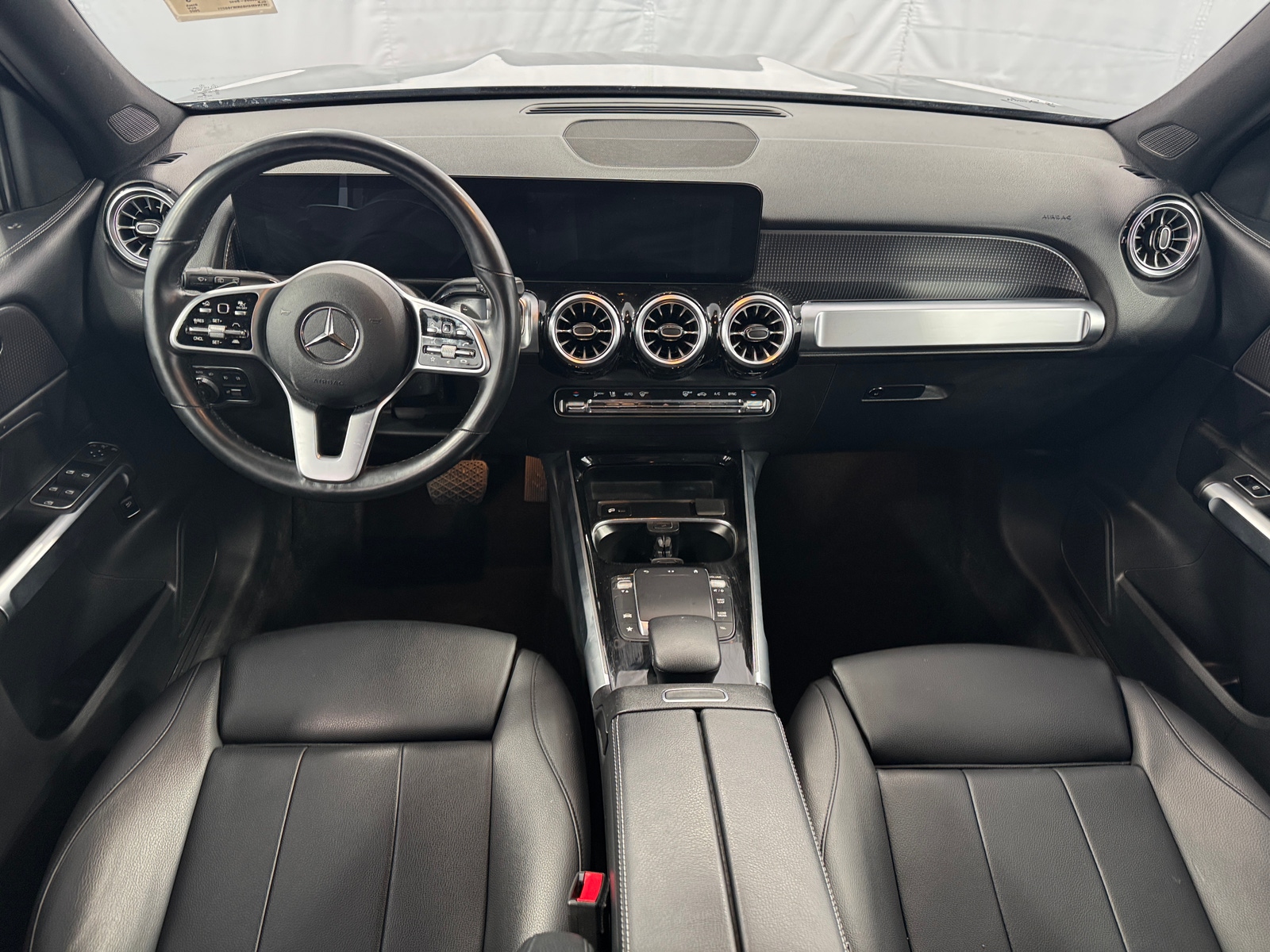 Thumbnail: 2022 Mercedes-Benz GLB - 2