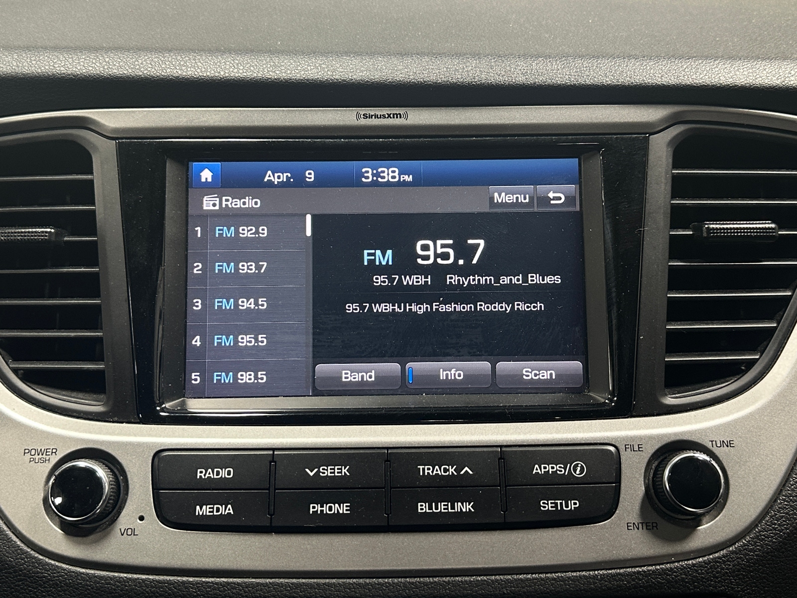 Thumbnail: 2019 Hyundai Accent - 4