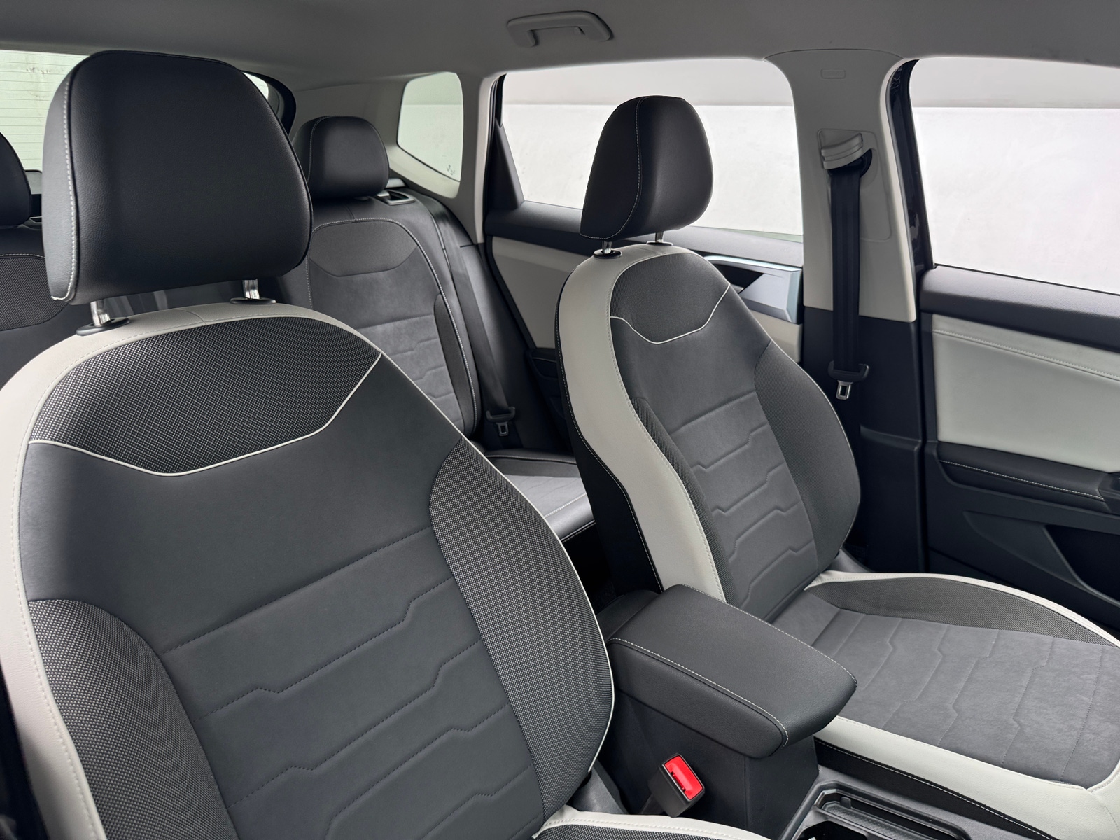 Thumbnail: 2025 Volkswagen Taos - 2