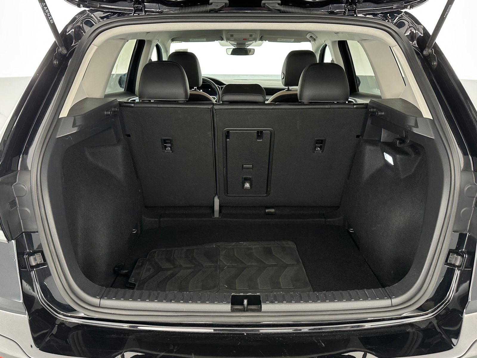 Thumbnail: 2025 Volkswagen Taos - 7