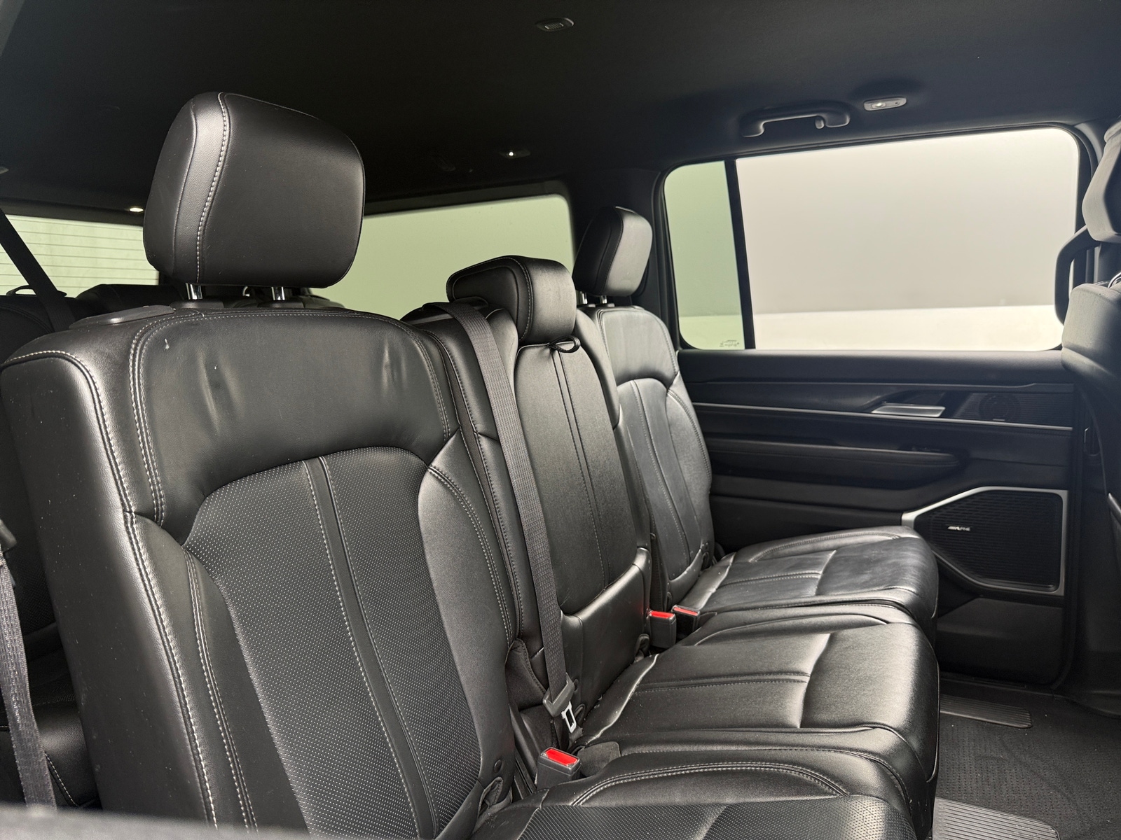 Thumbnail: 2023 Jeep Wagoneer - 5