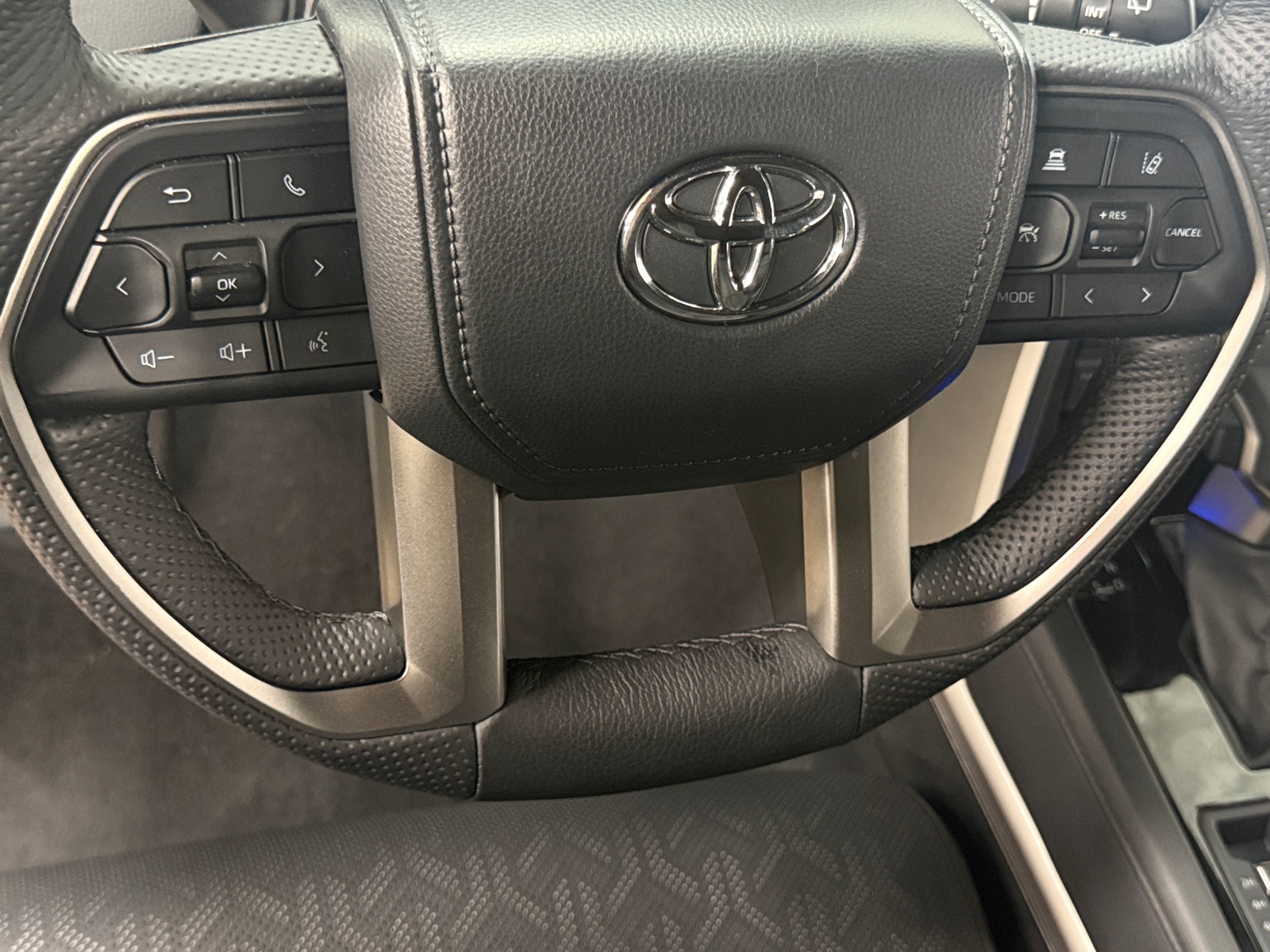 Thumbnail: 2025 Toyota Sequoia - 4