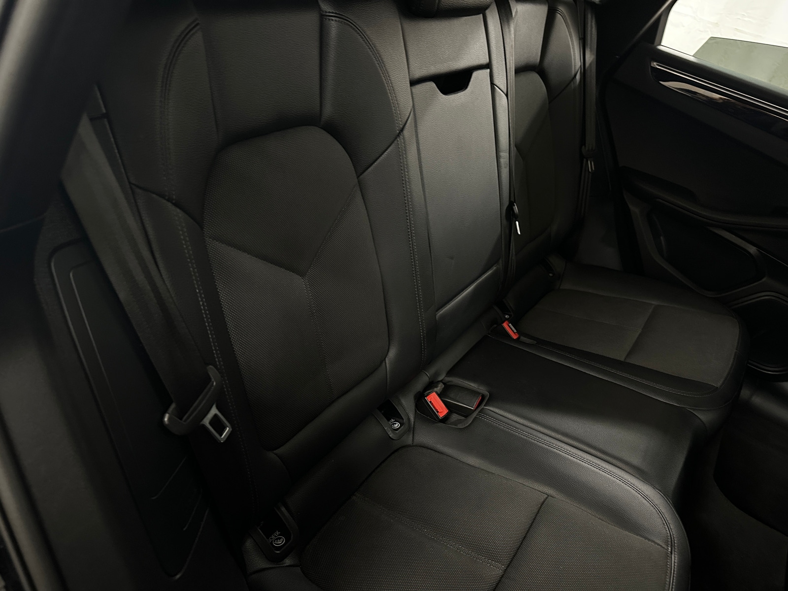 Thumbnail: 2023 Porsche Macan - 5