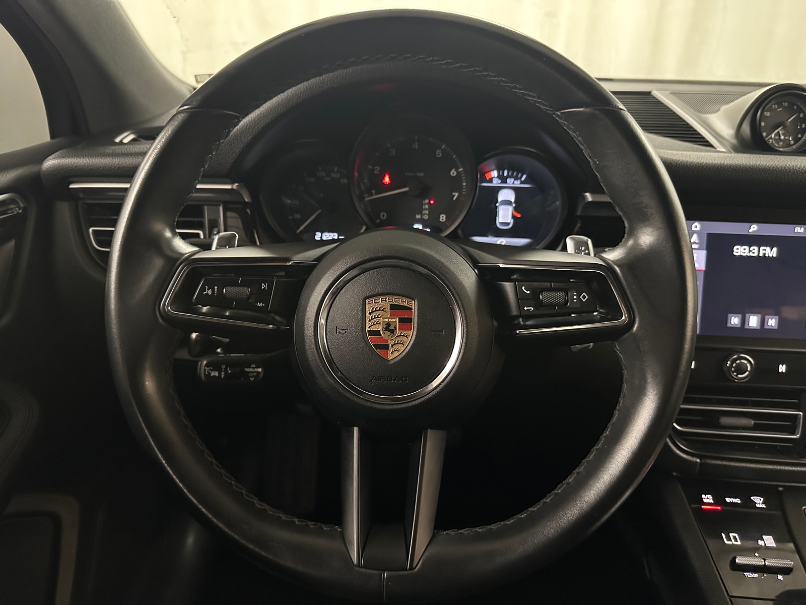 Thumbnail: 2023 Porsche Macan - 4