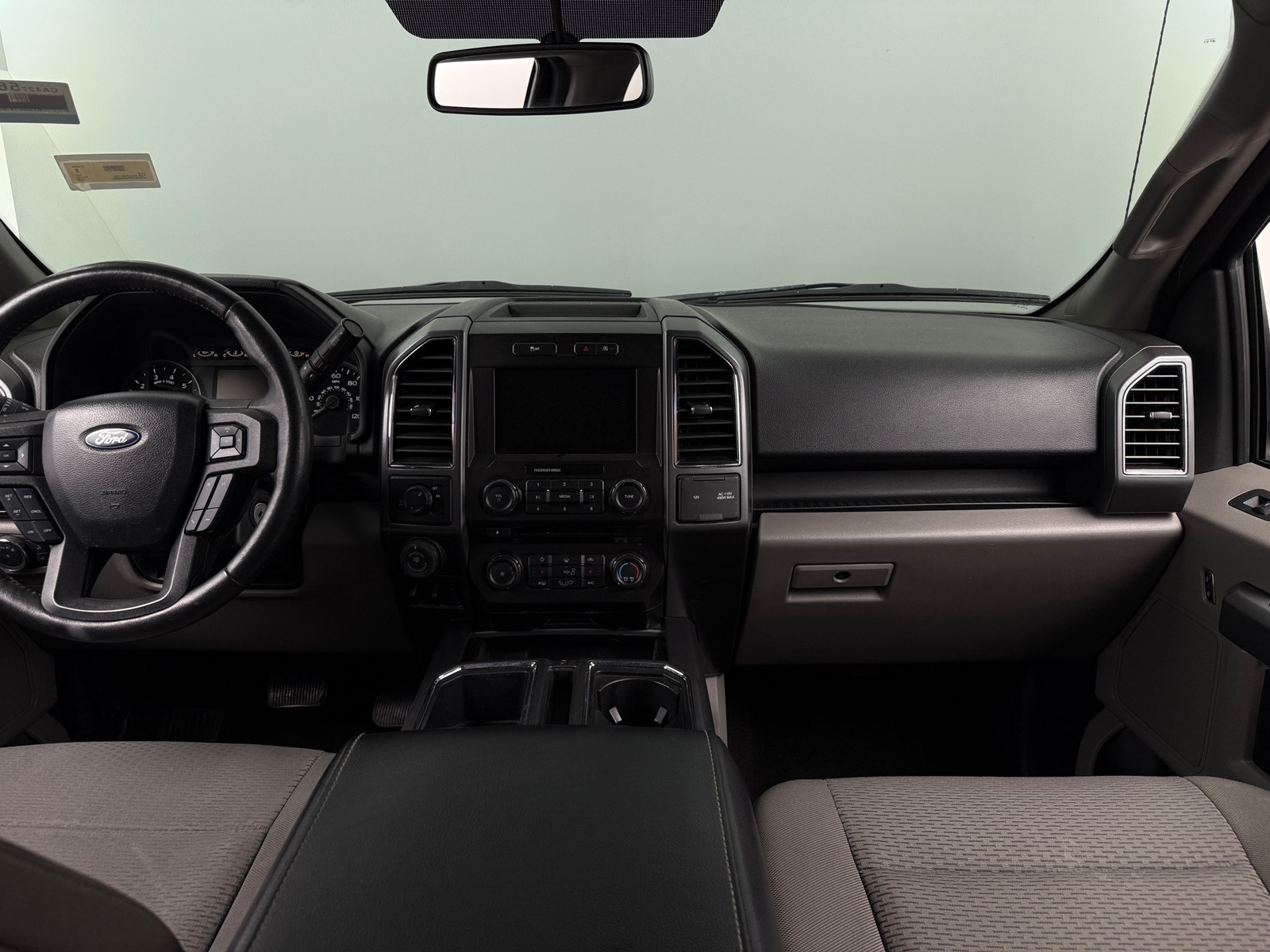 Thumbnail: 2018 Ford Econoline - 3