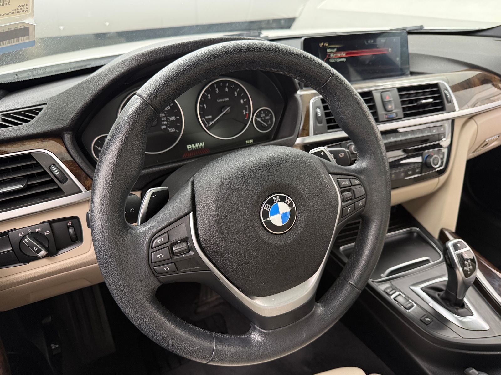 Thumbnail: 2016 BMW 3 Series - 4