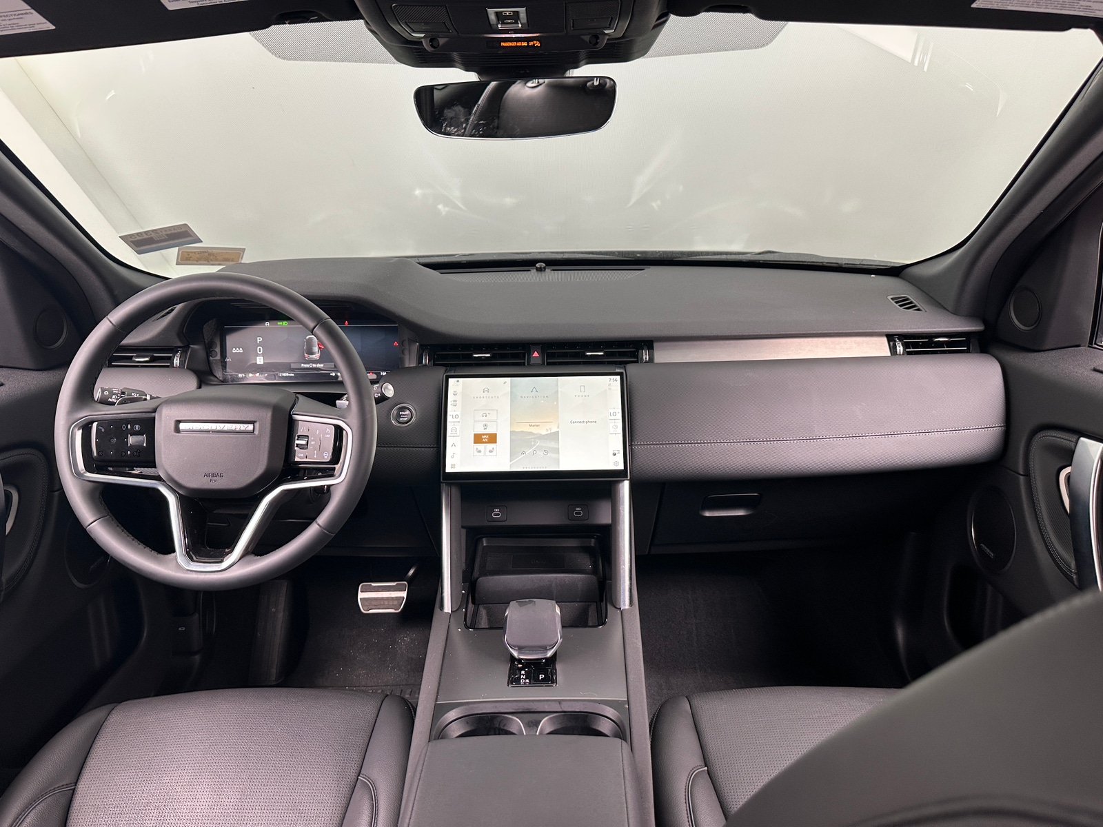Thumbnail: 2024 Land Rover Discovery Sport - 2
