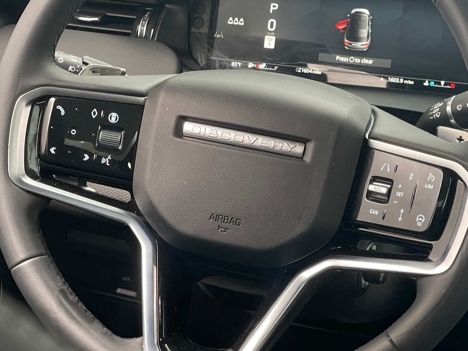 Thumbnail: 2024 Land Rover Discovery Sport - 4
