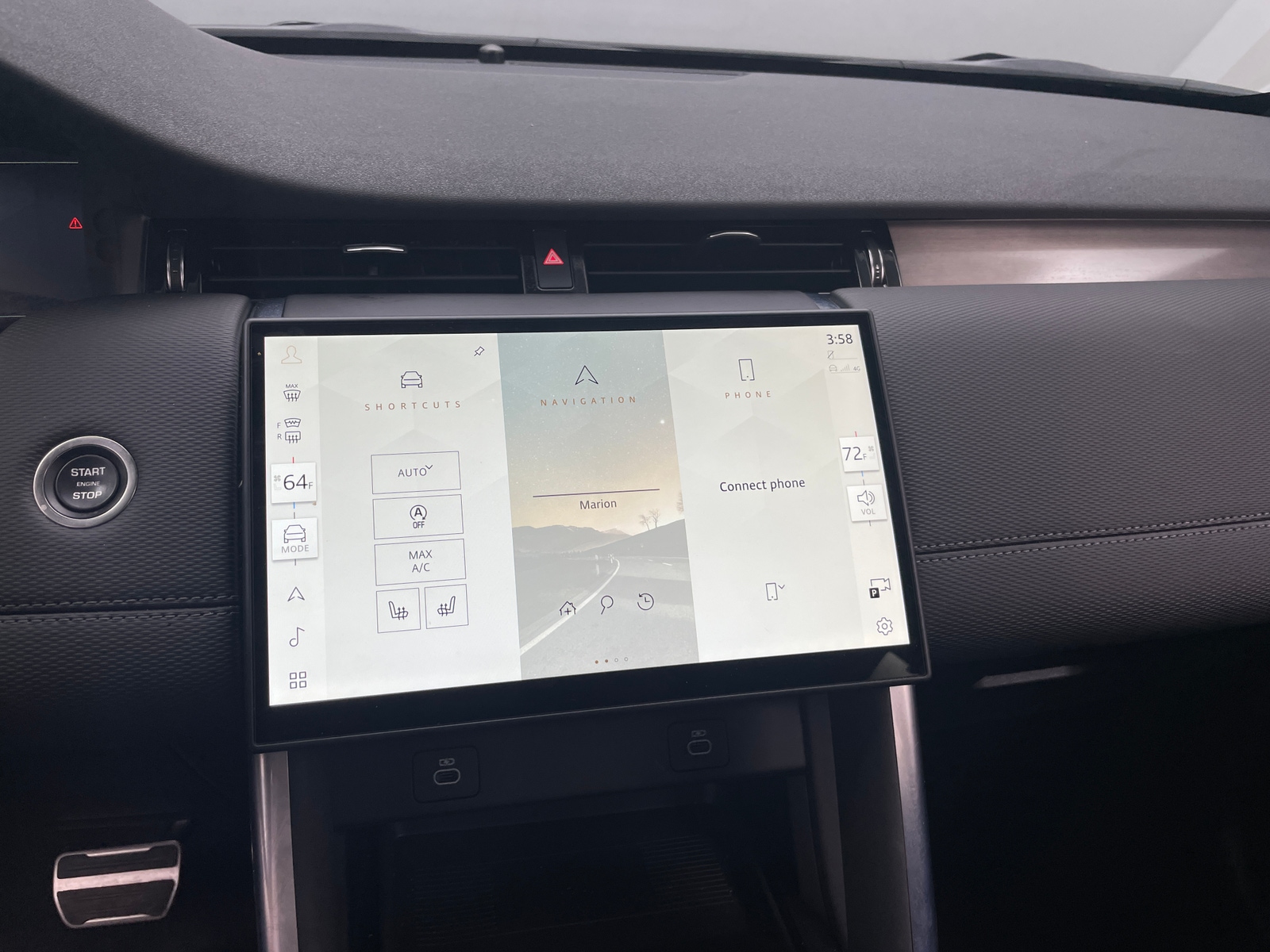 Thumbnail: 2024 Land Rover Discovery Sport - 3