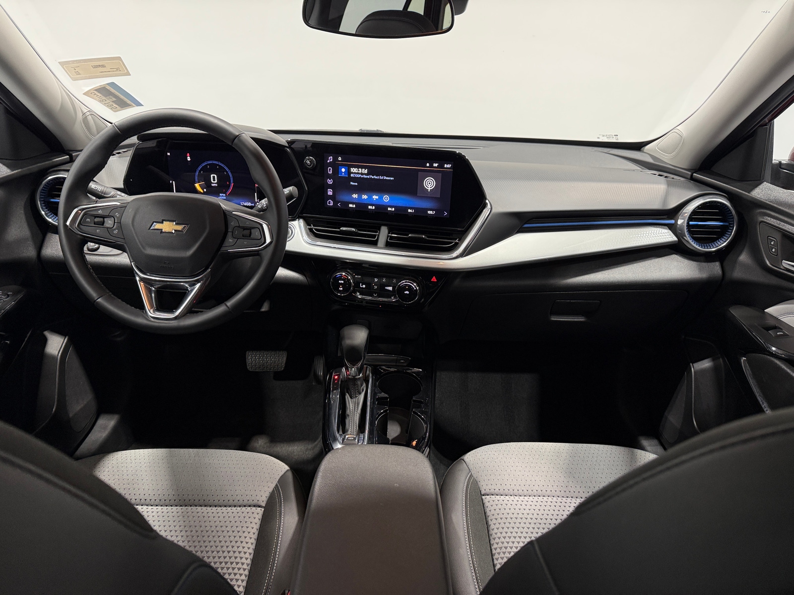 Thumbnail: 2025 Chevrolet Trax - 3