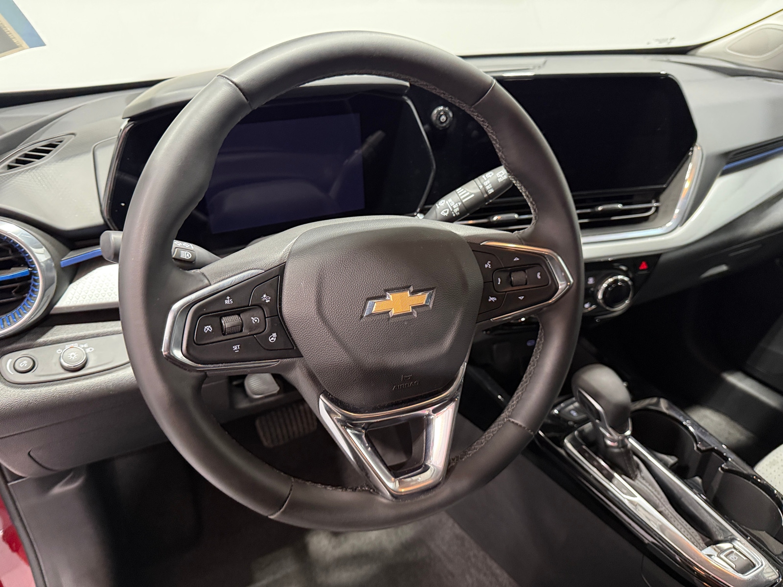 Thumbnail: 2025 Chevrolet Trax - 5