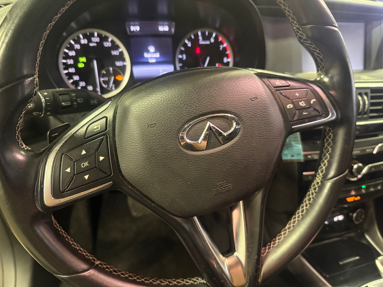Thumbnail: 2017 INFINITI QX30 - 4