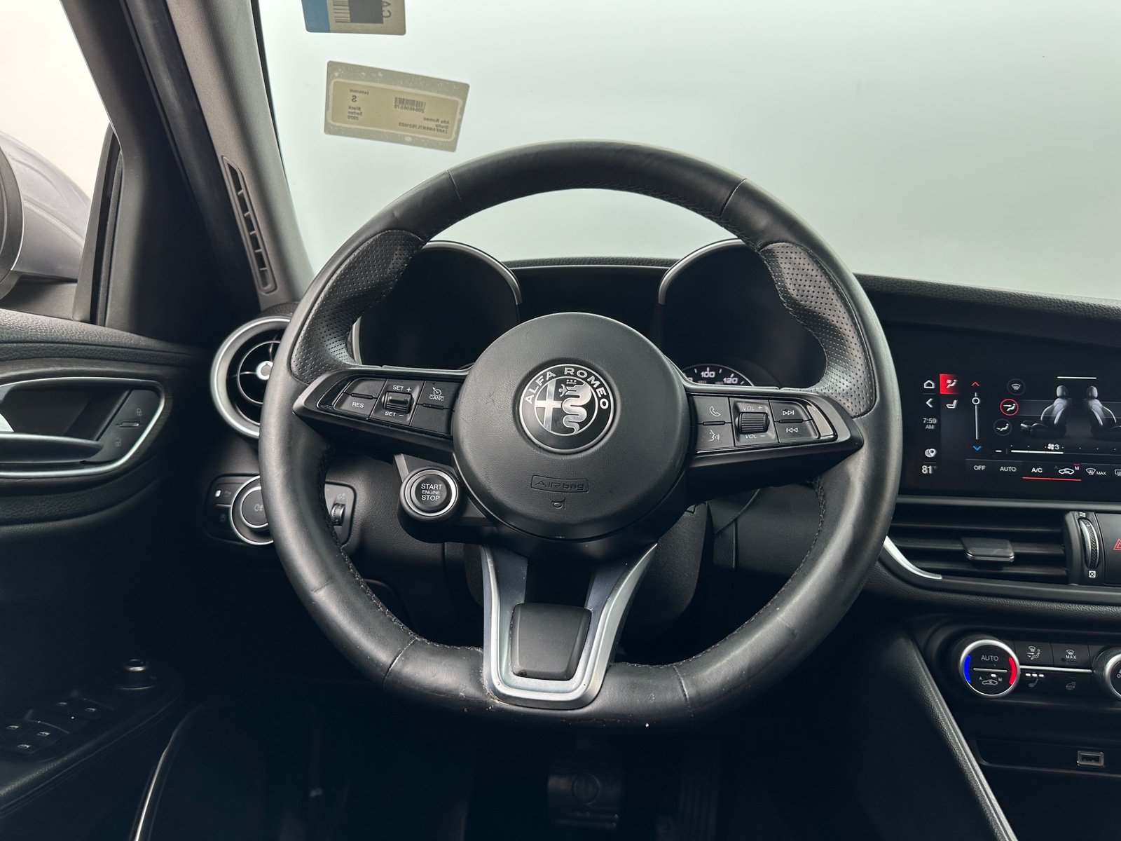 Thumbnail: 2020 Alfa Romeo Giulia - 4