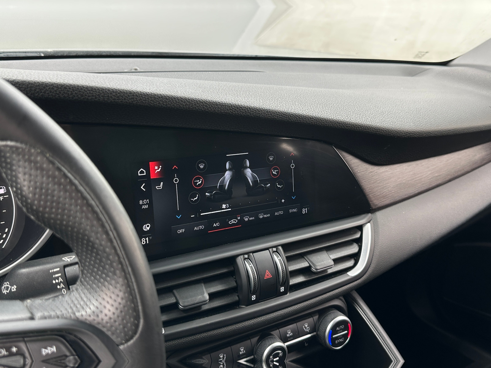 Thumbnail: 2020 Alfa Romeo Giulia - 3