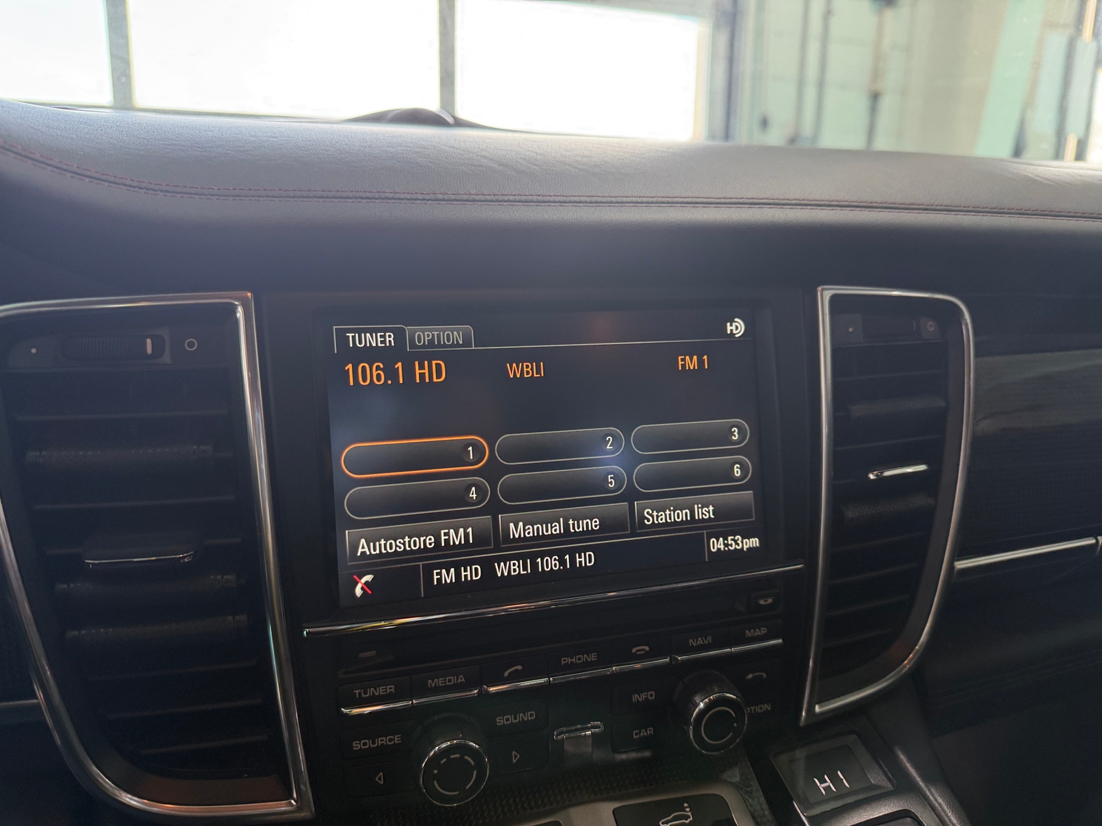 Thumbnail: 2014 Porsche Panamera - 3