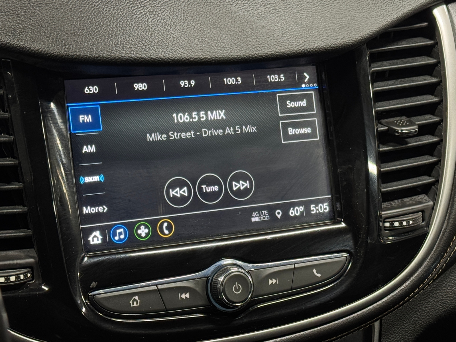 Thumbnail: 2018 Chevrolet Trax - 4